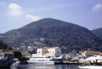 Ischia Porto. Hafen und Montagnone Maschiata